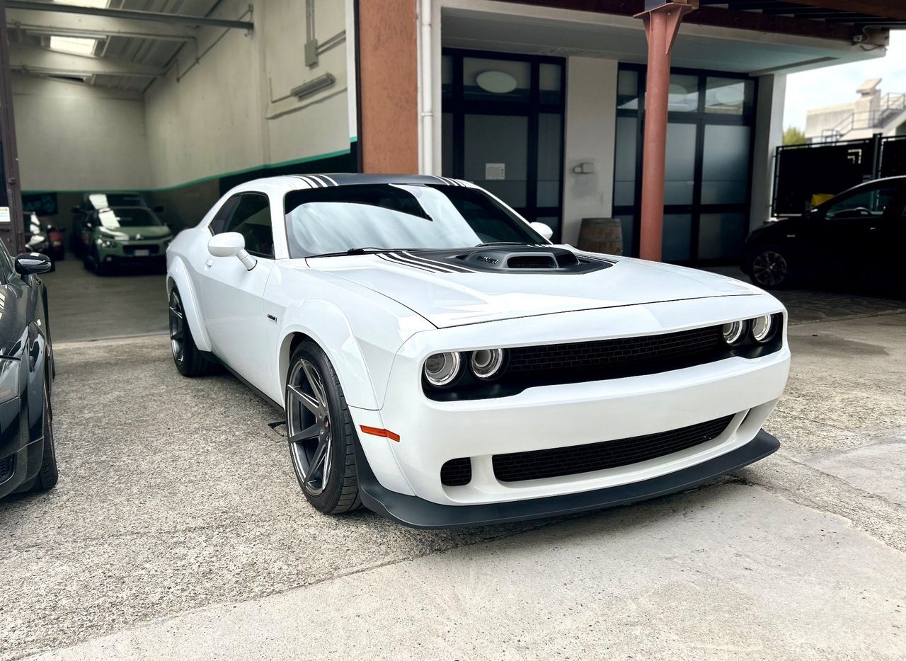 Dodge Challenger 5.7 V8 Shaker wide body imagem 3