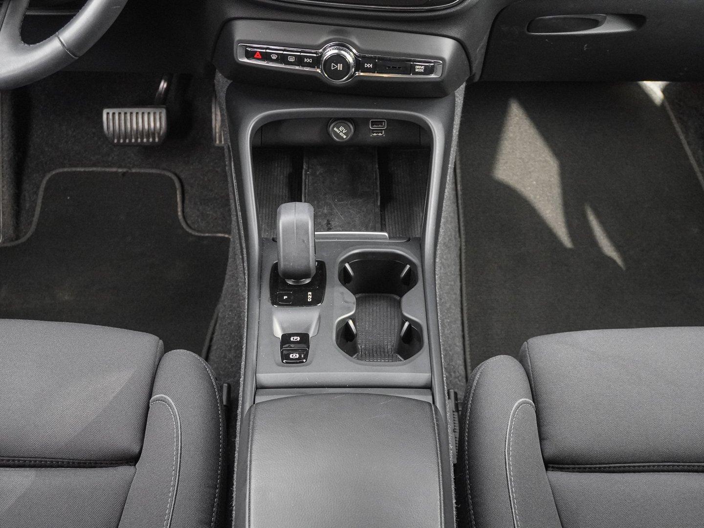 Volvo XC40 B4 B AWD Momentum Pro FRONTHZG PILOT PRIVAC, миниатюра 14