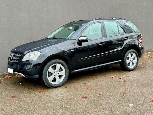 Mercedes-Benz ML 300 CDI BlueEfficiency Navi Leder AHK Kamera