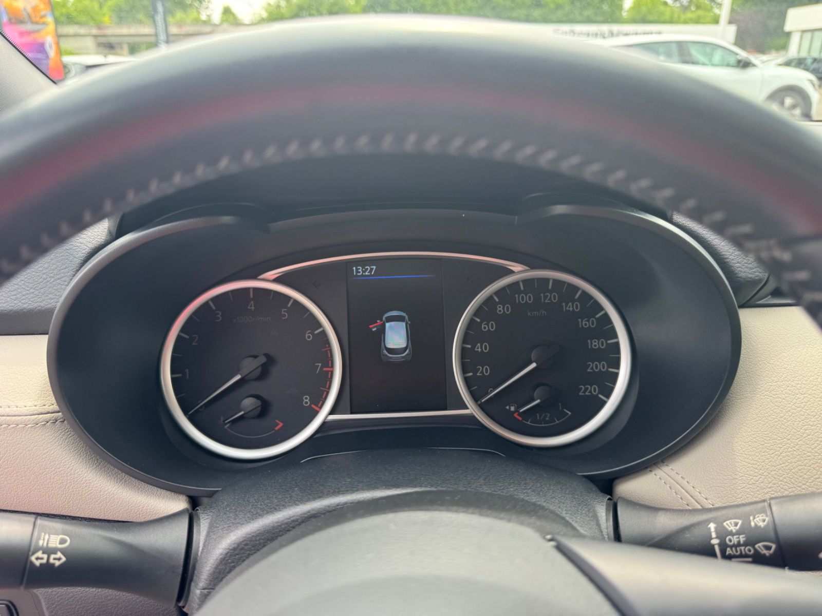 Fahrzeugabbildung Nissan Micra Tekna