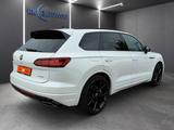 Volkswagen Touareg R 4Motion 3.0 TSI eHybrid Navi Carplay - Gebrauchtwagen in Berlin