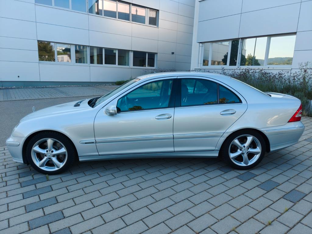 Mercedes-Benz C 230