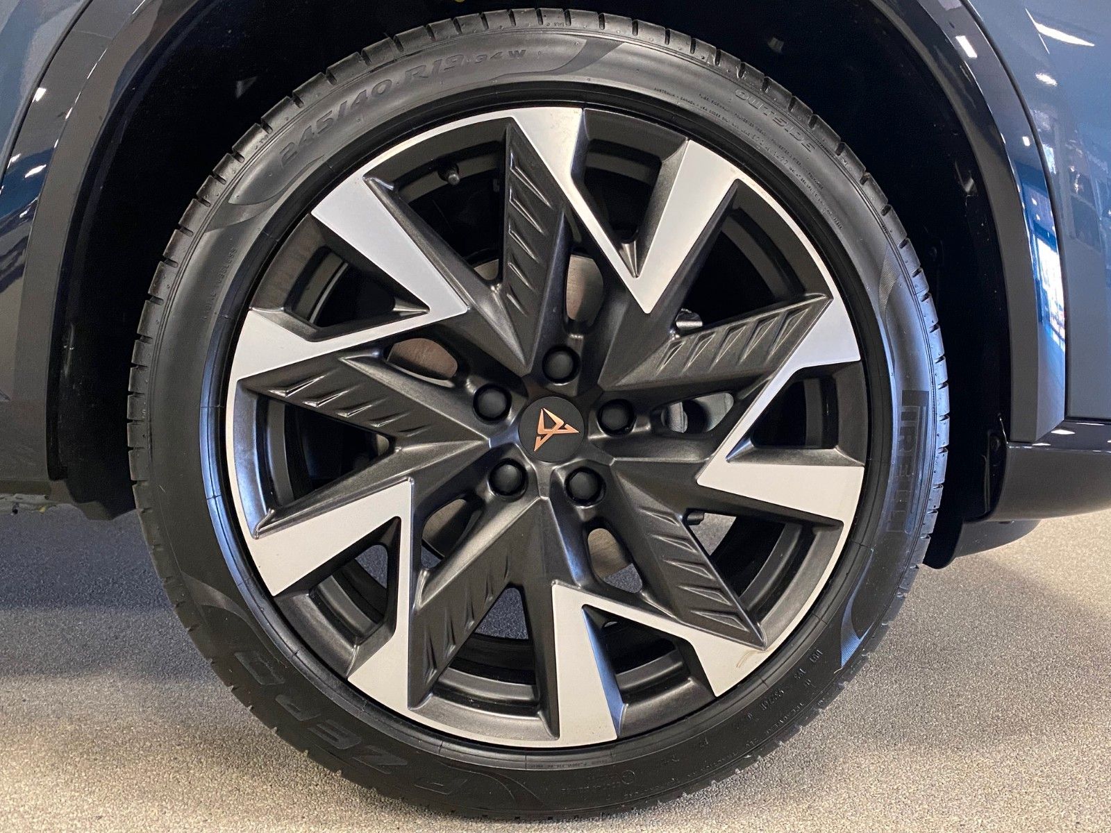 Fahrzeugabbildung CUPRA Formentor 1.5 TSI DSG+19" ALU+AHK+ACC+3-ZONEN KL