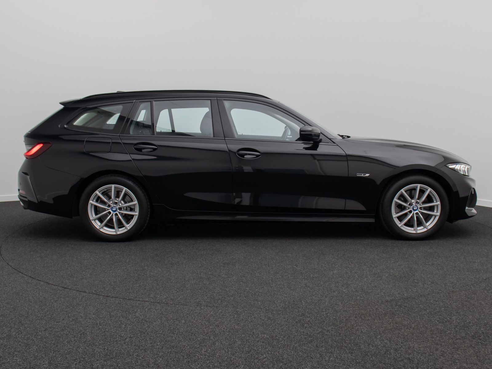Fahrzeugabbildung BMW 330e DAB Widscreen Geschwindigkeitsreg Sport PDC