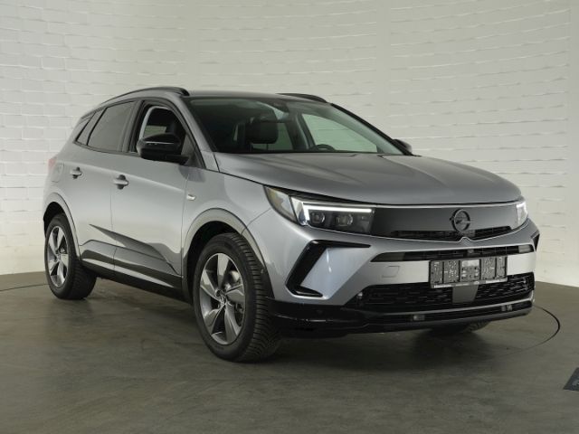 Grandland GS+LED LICHT+NAVI+360 GRAD KAMERA+SITZ