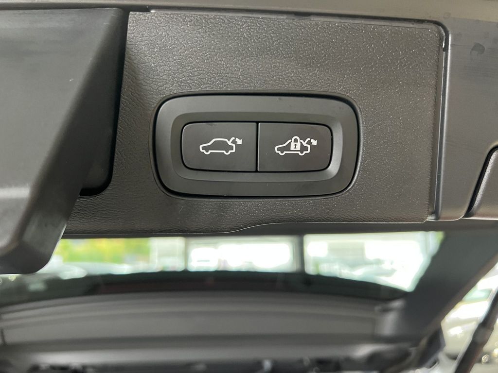 Volvo XC60 B4 (D) Plus Dark AWD ACC BLIS Pano AHK 360°