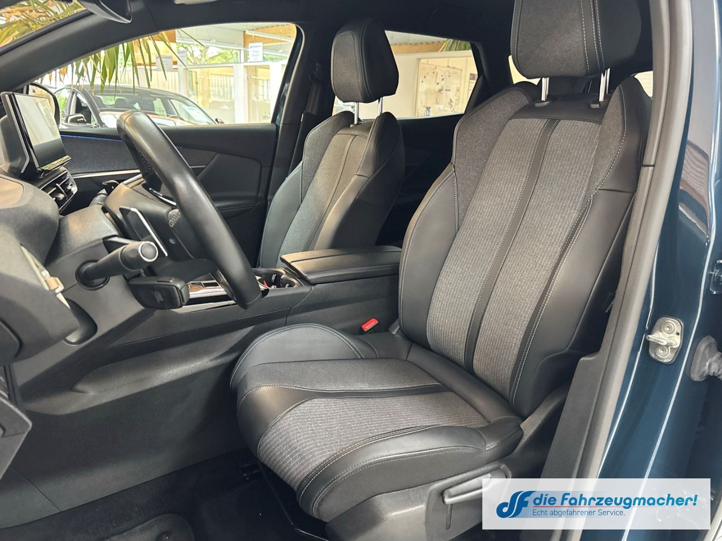 Fahrzeugabbildung Peugeot 3008 Allure Pack 1.2 PureTech 130 EU6d