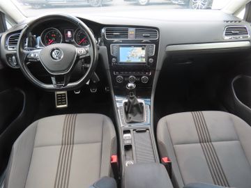 Volkswagen Golf - 10