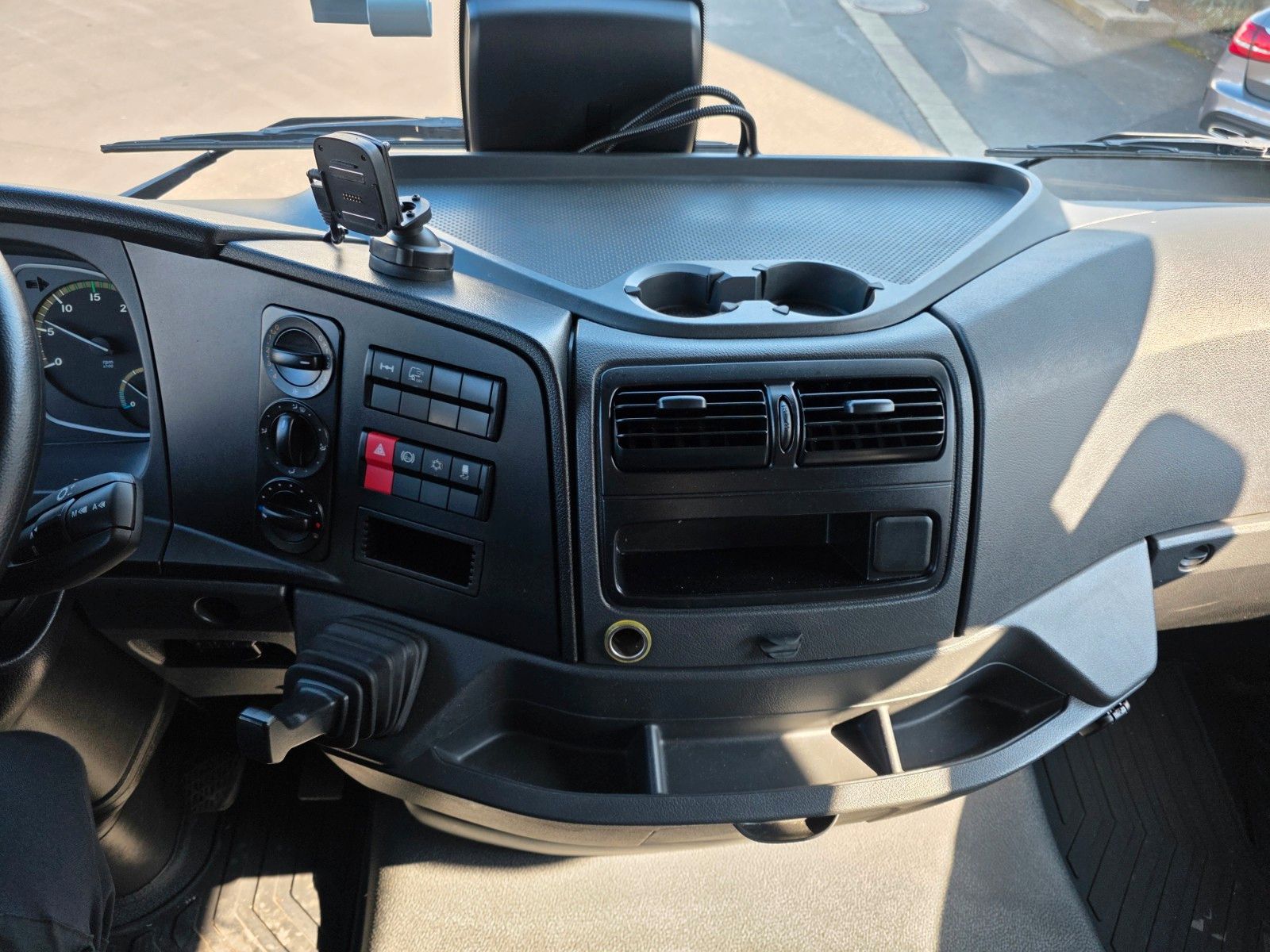 Fahrzeugabbildung Mercedes-Benz Atego 1223 L LBW 2.000kg Klima HPEB