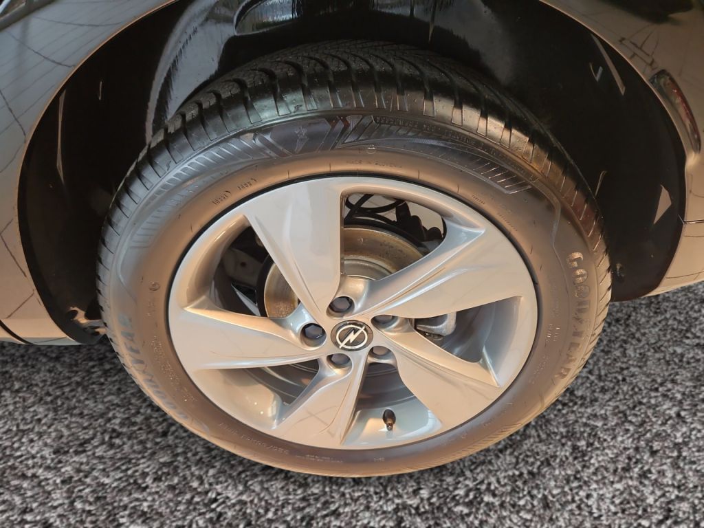 Fahrzeugabbildung Opel Grandland 1.2 DI Elegance,Navi,LED,Lenkradheizun