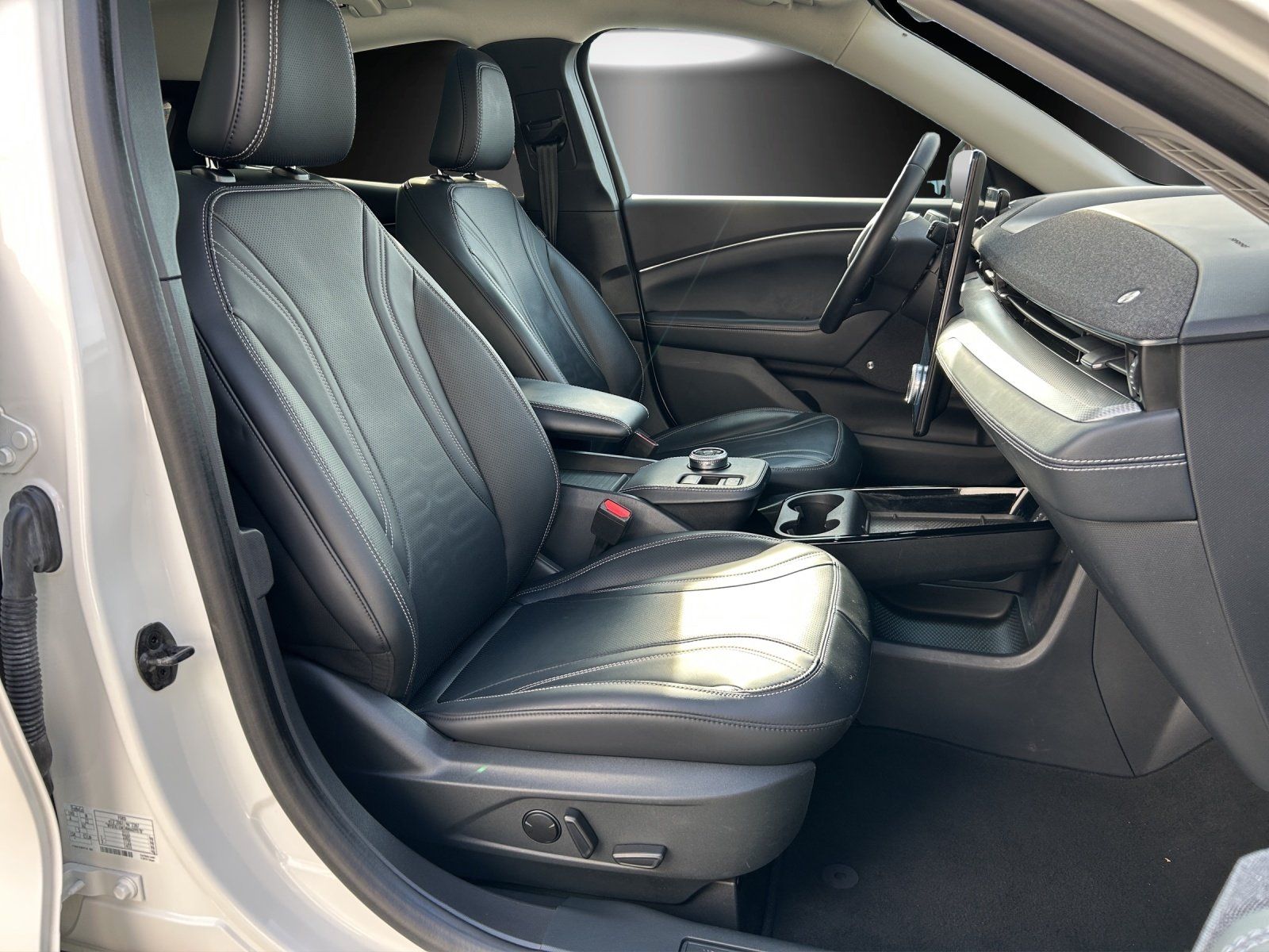 Fahrzeugabbildung Ford Mustang MACH-E Aut./LED/ACC/KAMERA/PANO/B&O/SHZ/