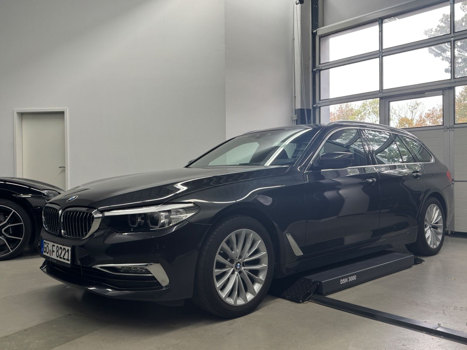 BMW 520 dT LuxLine Pano Keyless NaviProf HifiPro