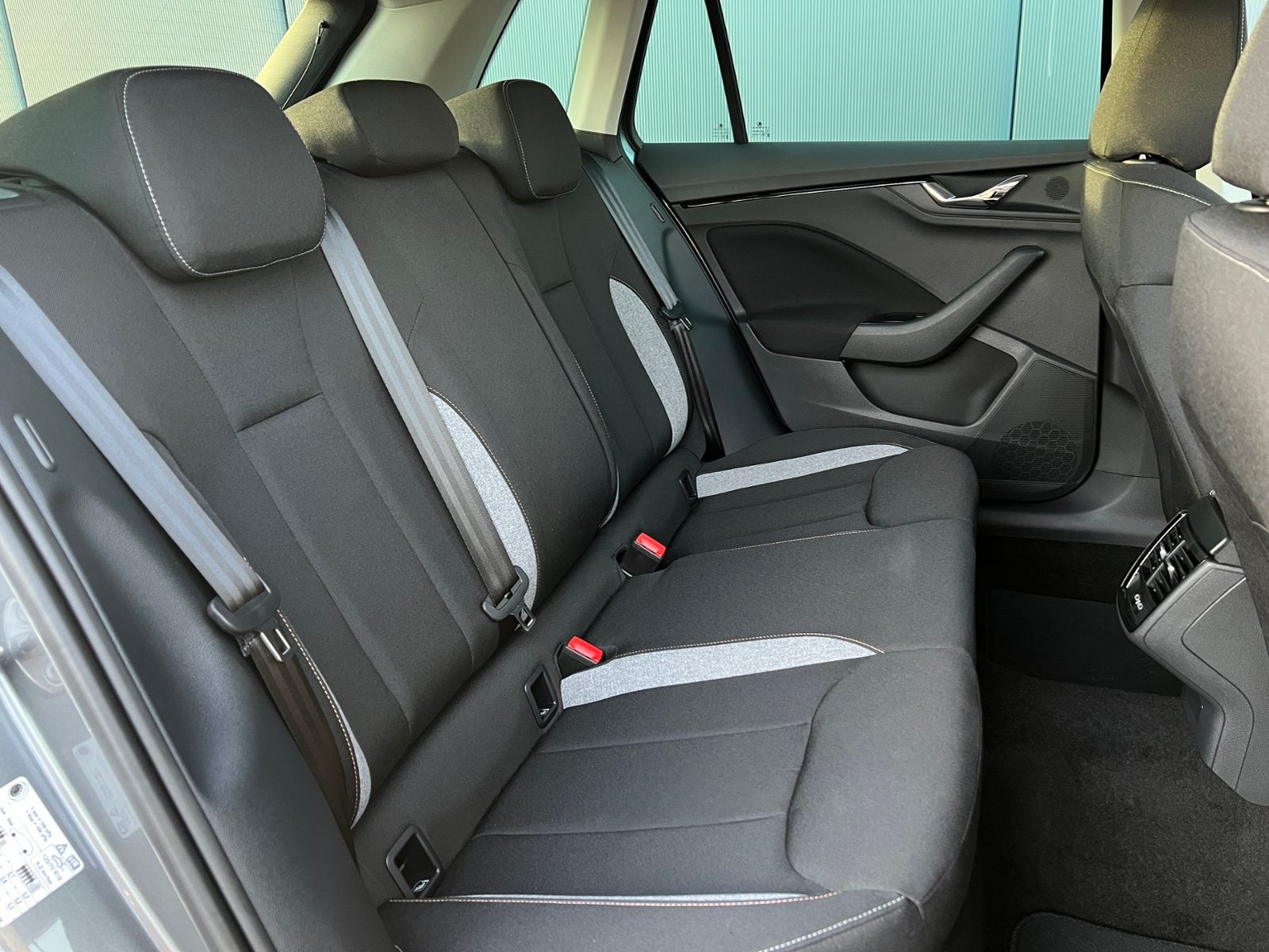 Fahrzeugabbildung SKODA Kamiq Drive 1.0 TSI DSG *AHK, Matrix, ACC, Smart