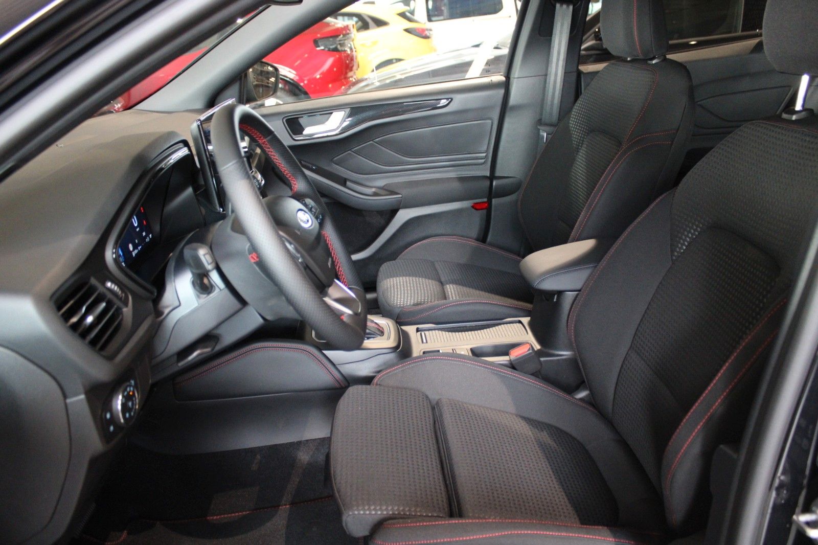 Fahrzeugabbildung Ford Focus Hybrid ST-Line X Automatik Top Ausstattung
