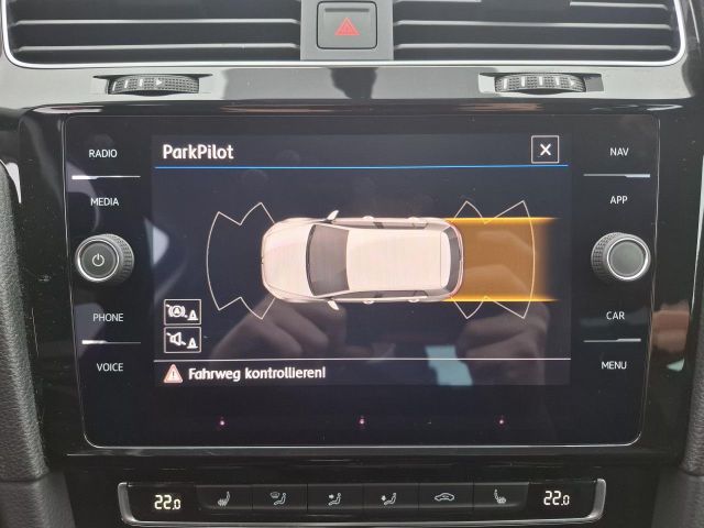 GOLF VII 1.6 TDI JOIN+NAVI+SHZ+PDC