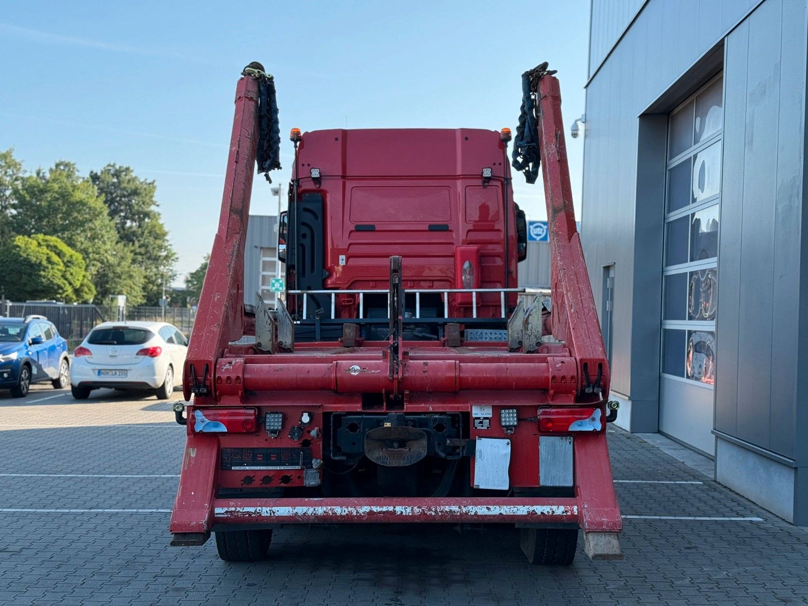 Fahrzeugabbildung MAN TGX 26.470 6x2-4 BL VDL P-18 Absetzkipper Funk.