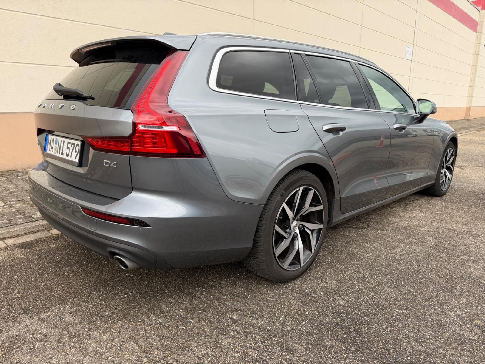 Volvo V60 D4 Momentum Pro Aut. F-LED+NAVI+SHZ+BLIS+CAM