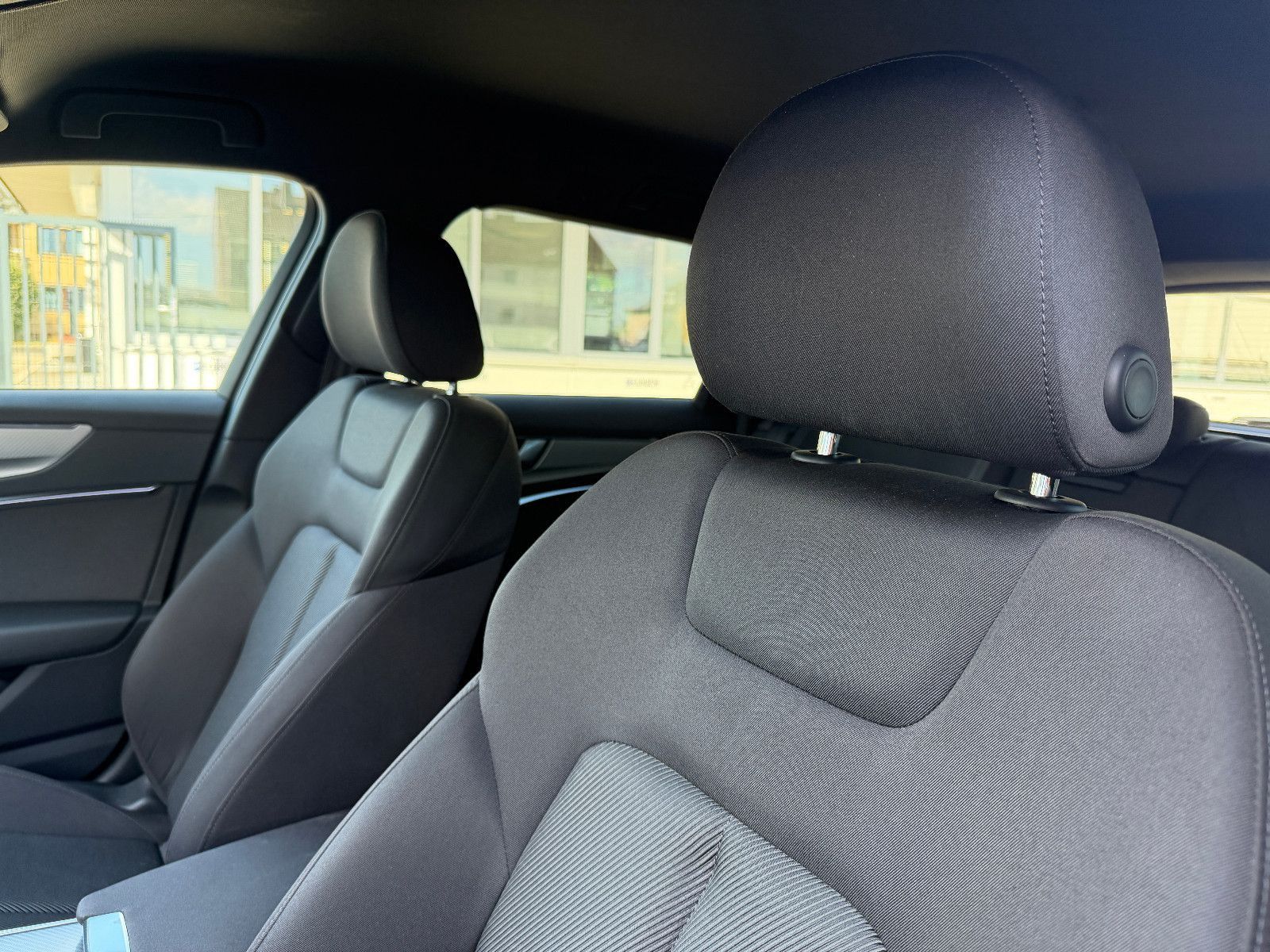 Fahrzeugabbildung Audi A6 Avant 55 TFSI quattro/SPORT/S-LINE/