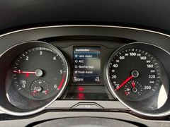 Fahrzeugabbildung Volkswagen Passat Variant Business 2.0 TDI Navi Pano Sitzh