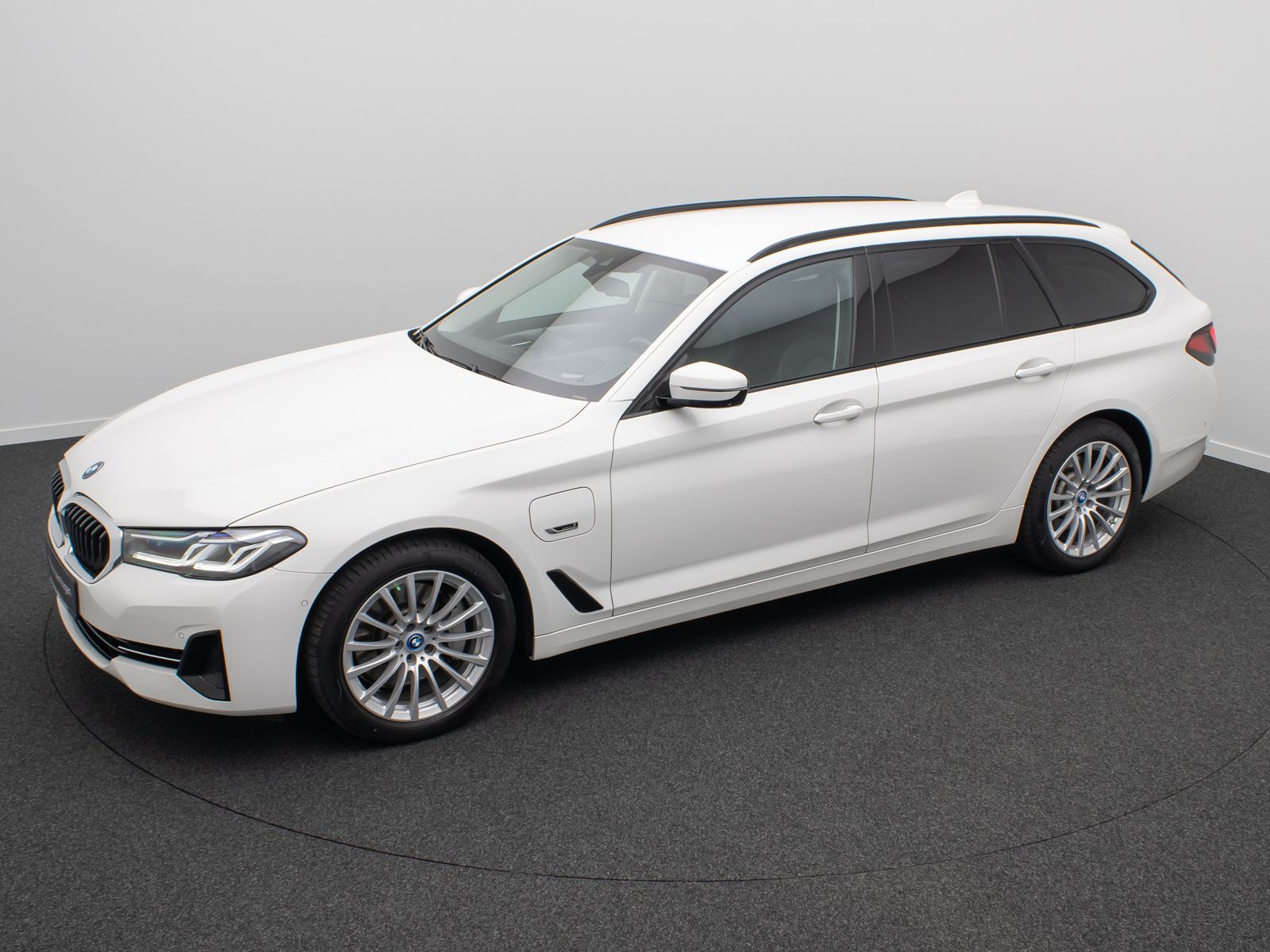 Fahrzeugabbildung BMW 530e 360°Laser HUD DAB HiFi Komfort Alarm Sport