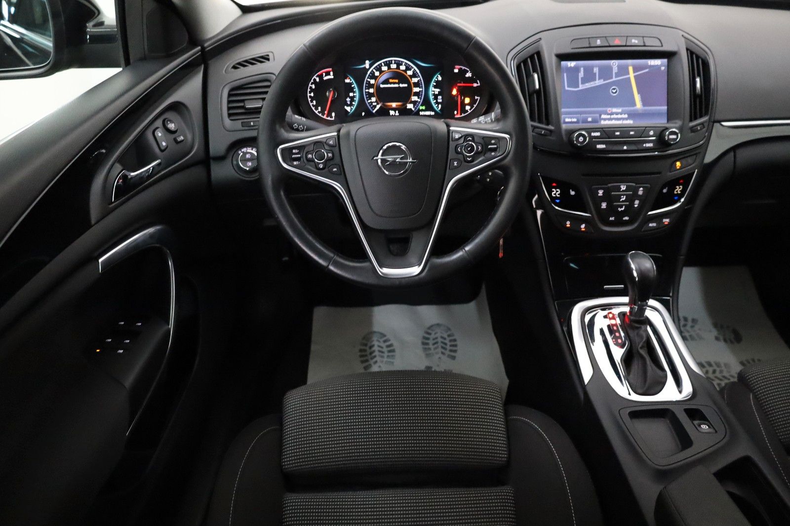 Fahrzeugabbildung Opel Insignia A ST Innovation Navi,Xenon,Kamera,SR+WR