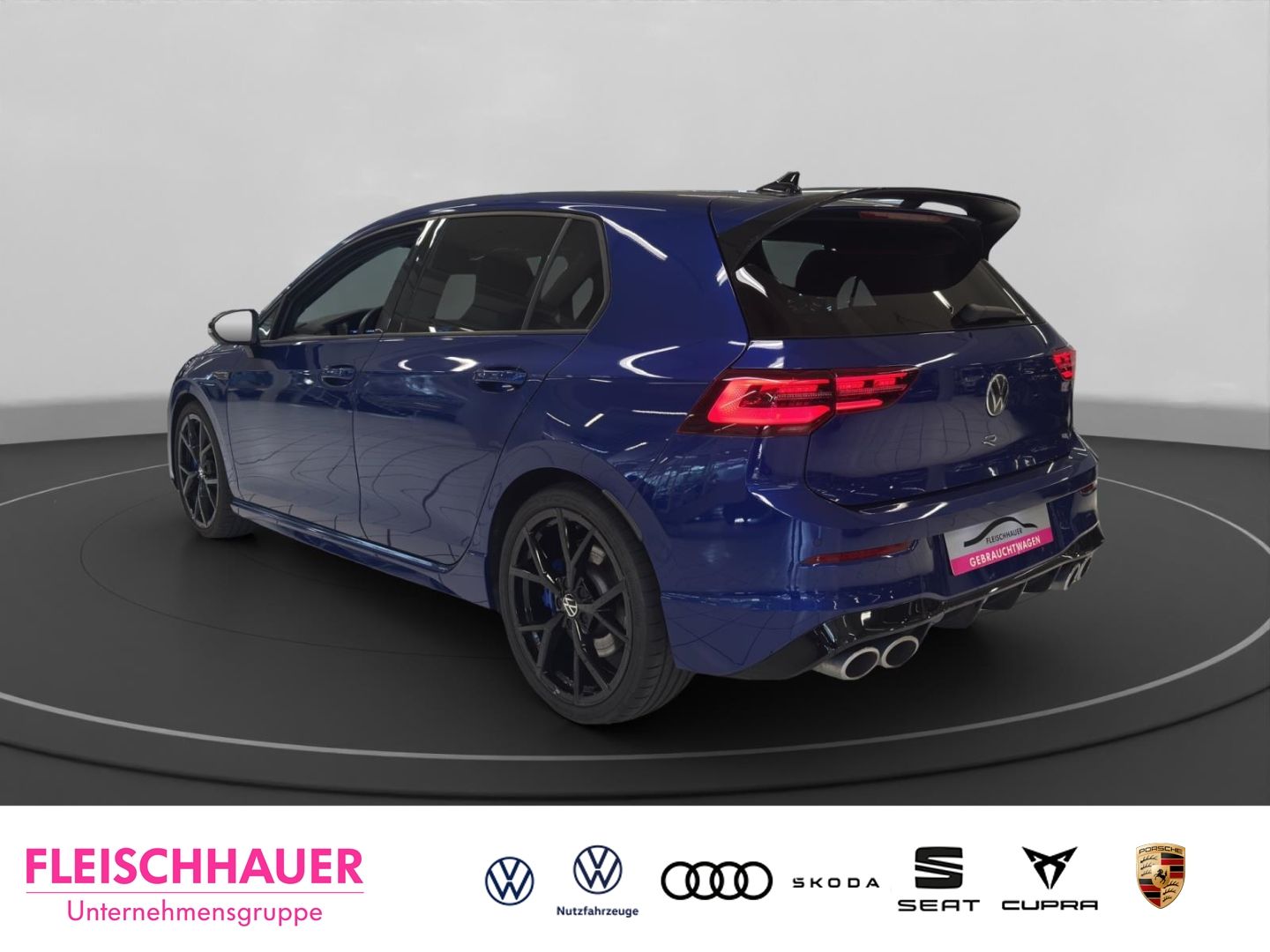 Volkswagen Golf VIII R 2.0 TSI 4M Matrix Navi Pano 270km h foto 6