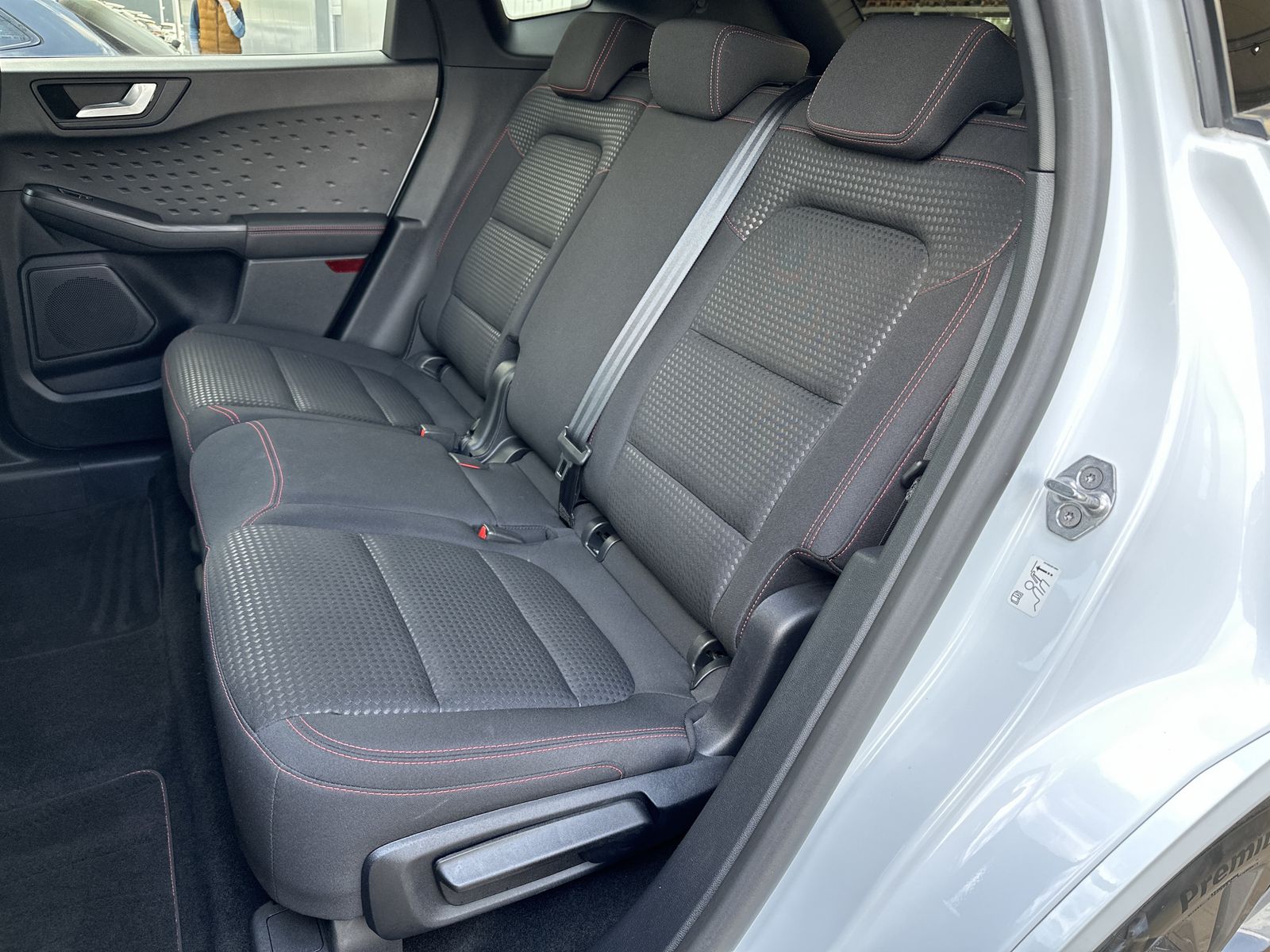Fahrzeugabbildung Ford Kuga 2.5 PHEV ST-Line NAV+LED+KAMERA+DAB+18ZOLL