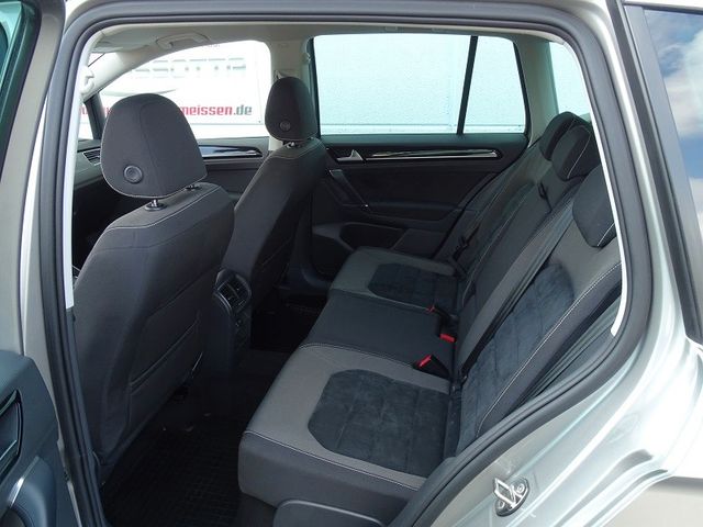 Golf Sportsvan 2.0 TDI DSG Highline / AHZV