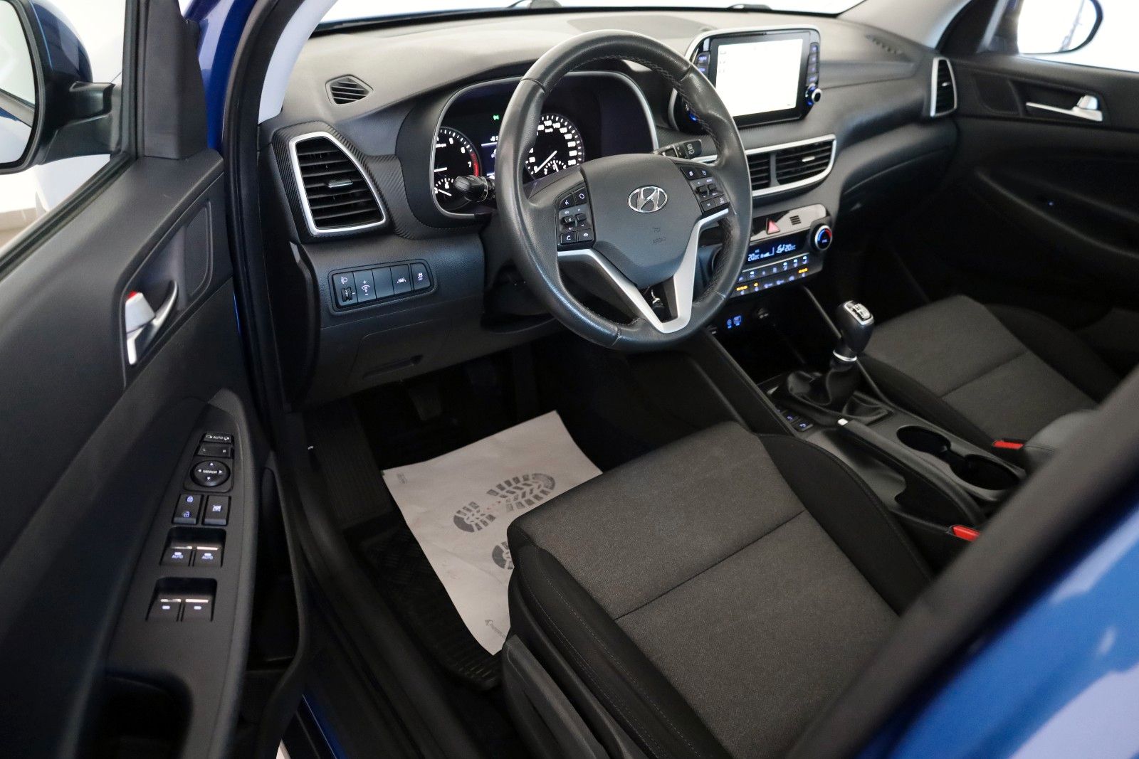 Fahrzeugabbildung Hyundai Tucson Advantage 2WD Navi,LED,SH,Kamera,SR+WR