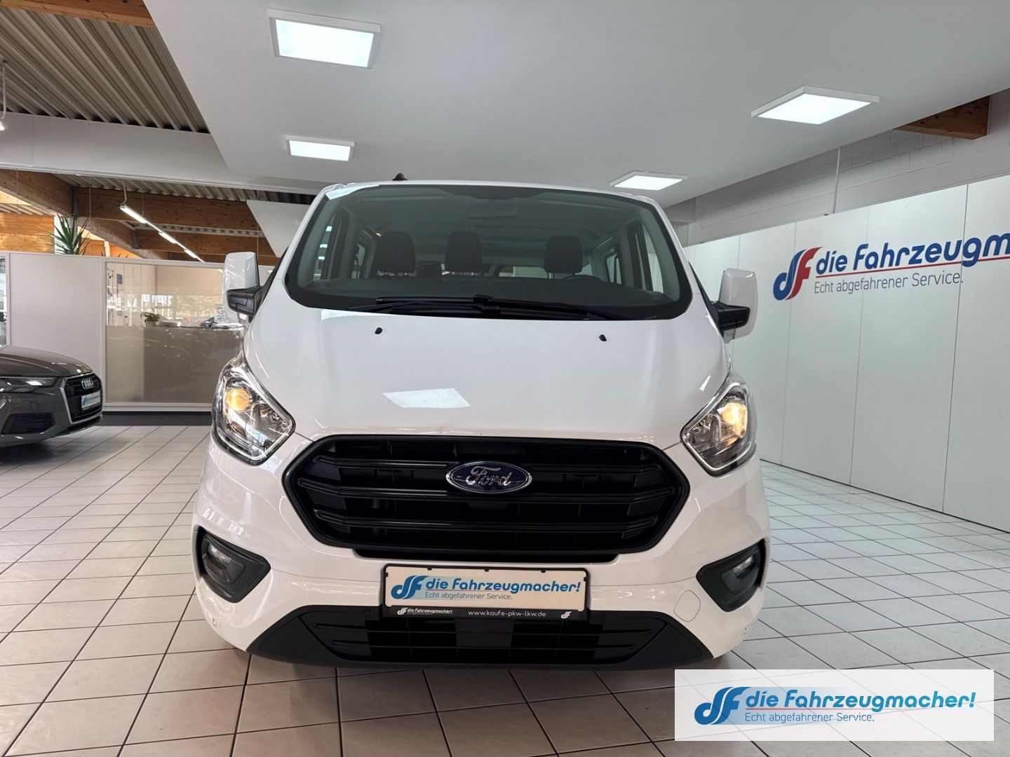 Fahrzeugabbildung Ford Transit Custom Dyn. Kurvenlicht DAB Notbremsass.