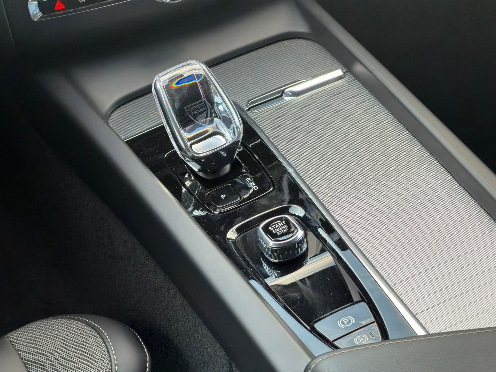 Fahrzeugabbildung Volvo XC60 B4D AWD Plus Dark*STDHZG*360°ACC