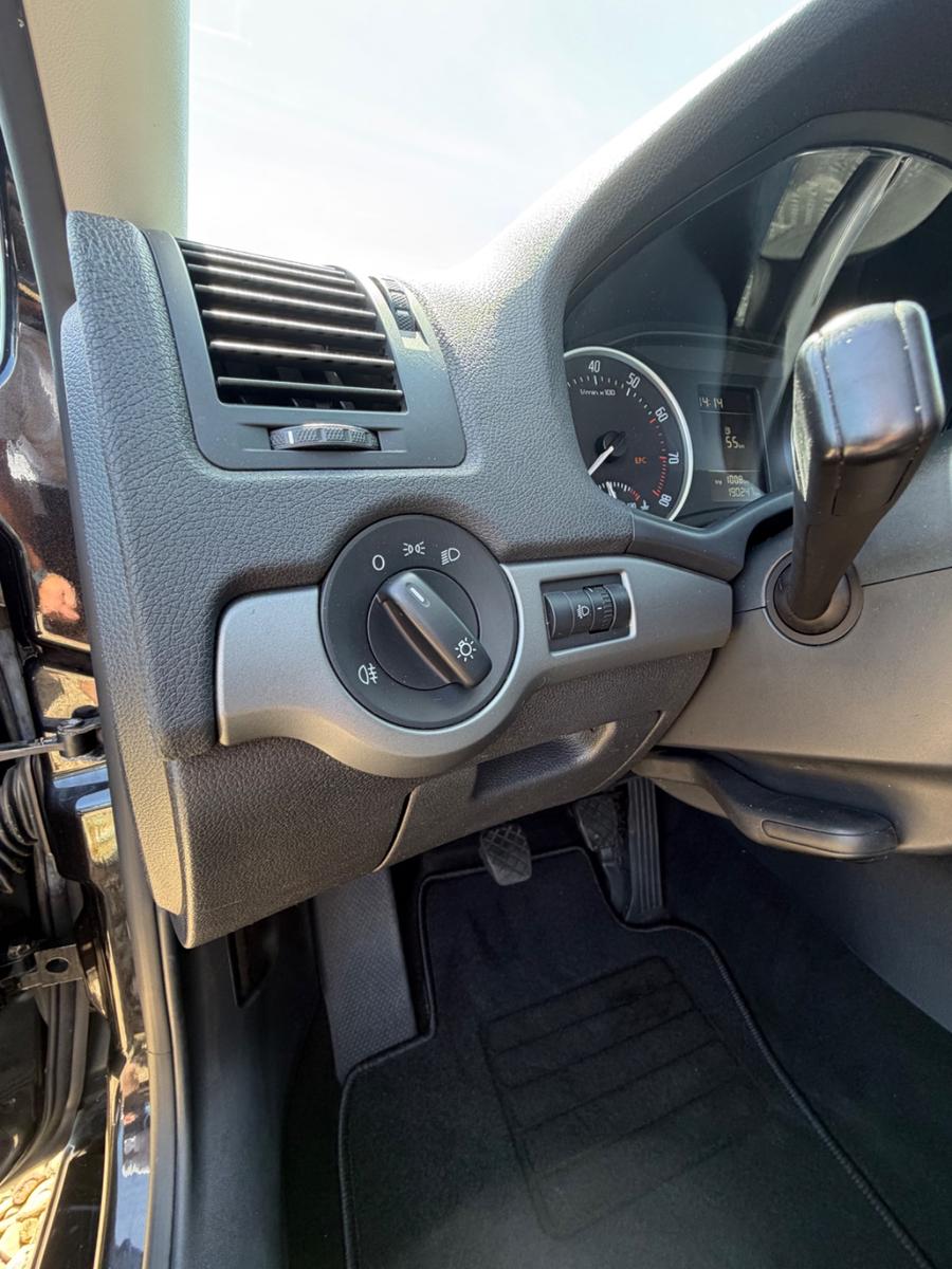 Skoda Octavia 2011 — photo 27
