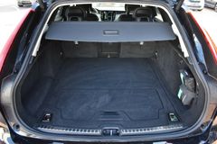 Fahrzeugabbildung Volvo V90 D5 Mom.*LED*PPilot*CD*CAM*BLIS*Mietkauf mögl