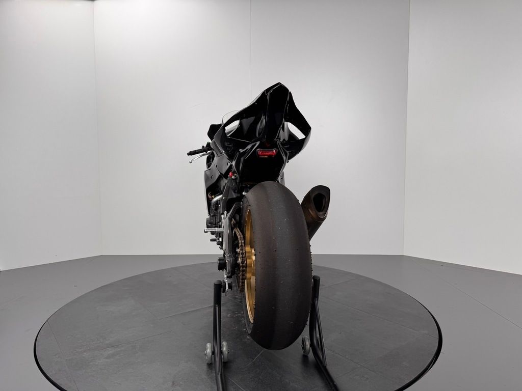Fahrzeugabbildung Yamaha YZF-R1 RACEBIKE *ÖHLINS *AKRA *H2O *UVM.