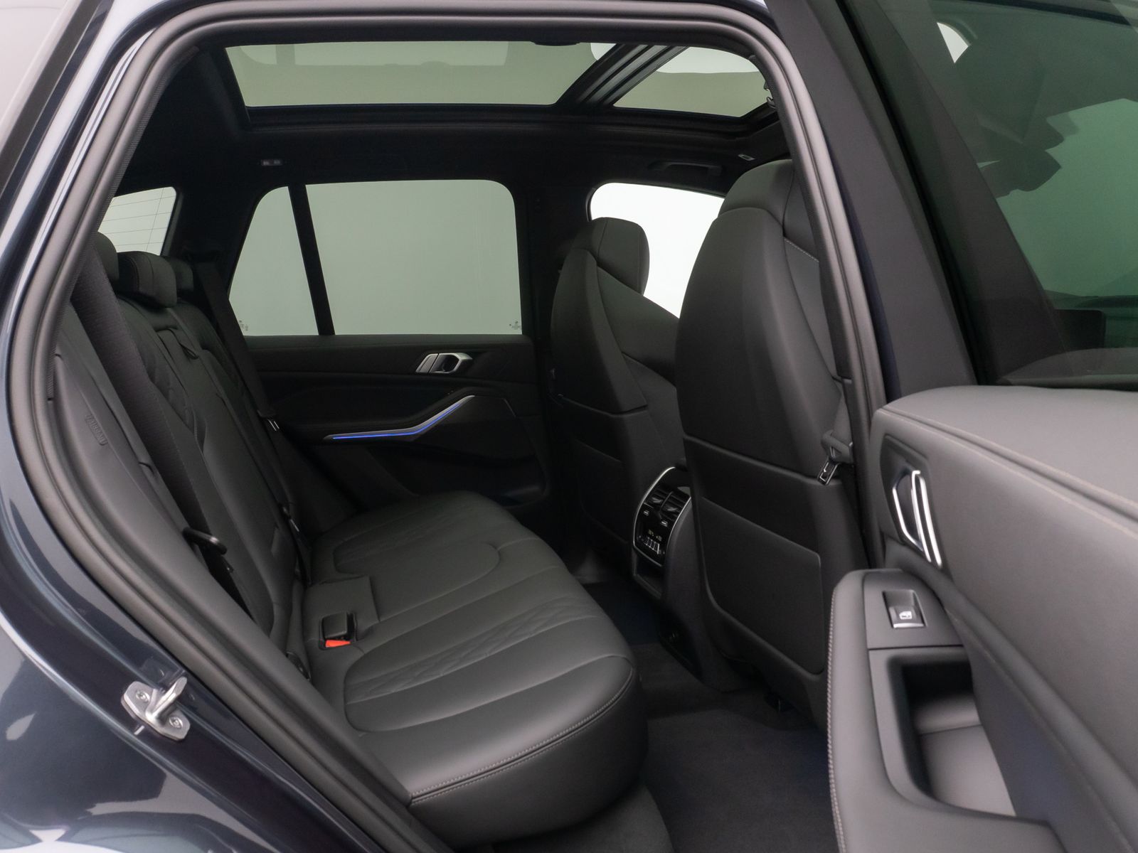 Fahrzeugabbildung BMW X5 xD40d M Sport SkyLounge 360°HUD DAB HiFi 21"