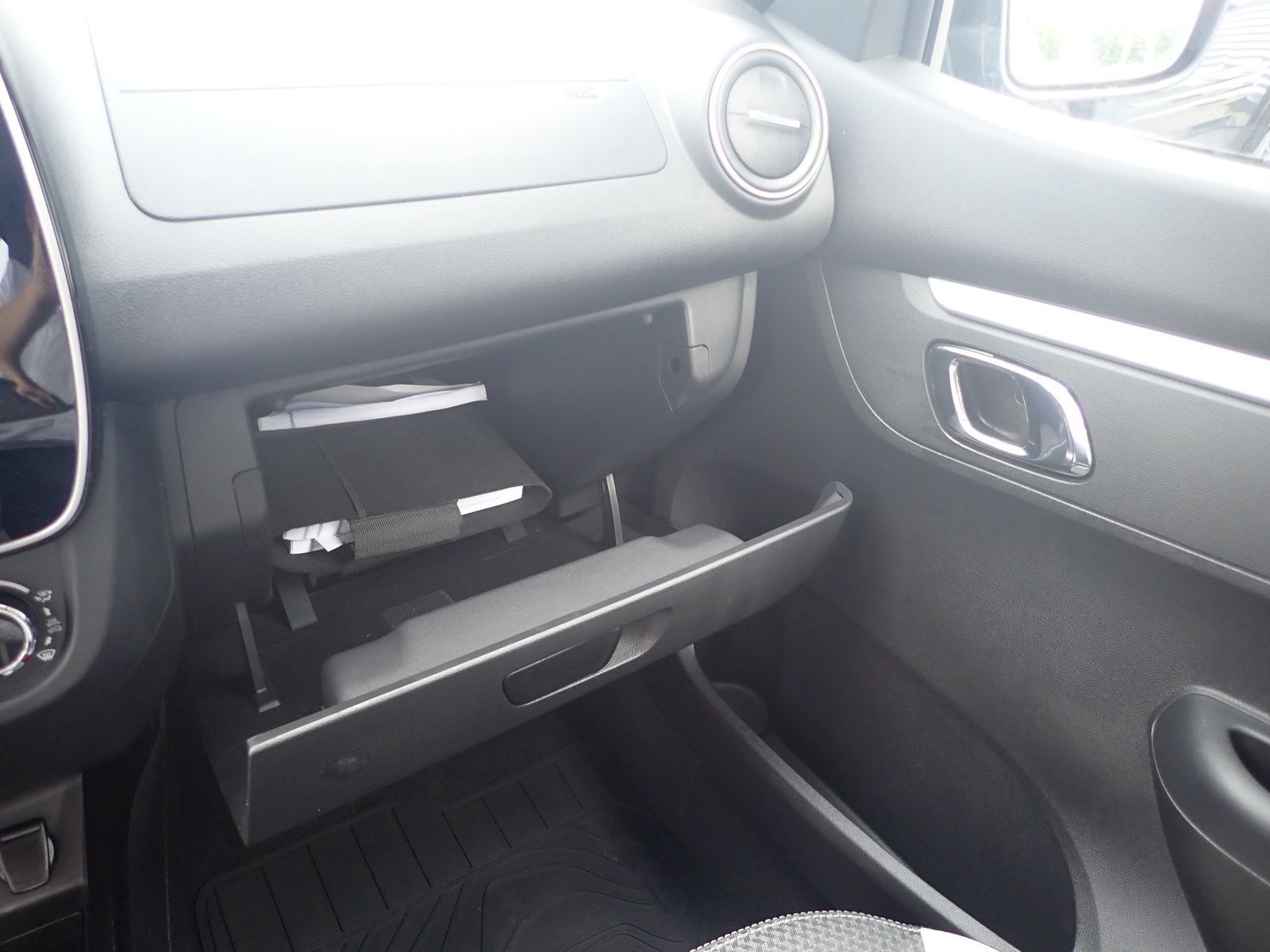 Fahrzeugabbildung Dacia Spring Electric Essential