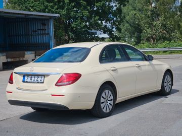 Mercedes E 200 - 5