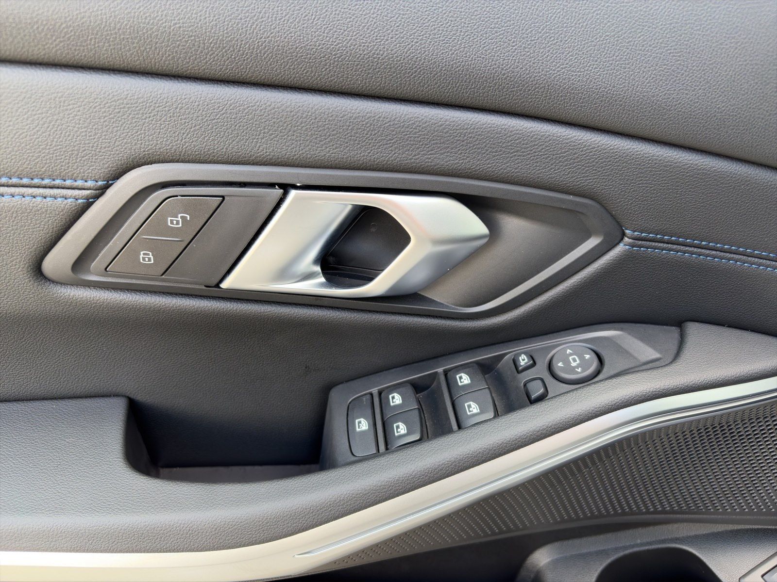 BMW 330 - Bild 10