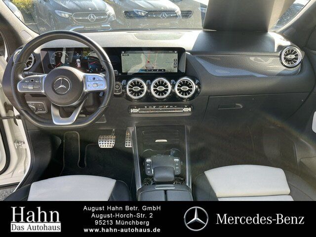 Fahrzeugabbildung Mercedes-Benz GLA 200 AMG/LED/AHK/KAMERA/PANO/EL.HECKKL./AMBI