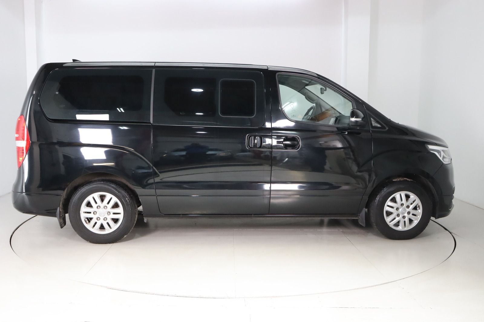 Fahrzeugabbildung Hyundai H1 Travel Trend * Navi * DAB * 8-Sitzer