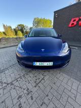 Tesla Model Y Long Range Dual AWD - blaue Tesla Model Y