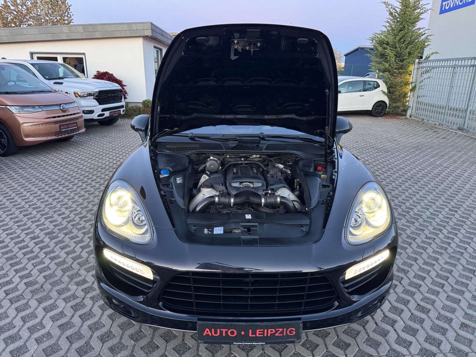 PORSCHE CAYENNE TURBO