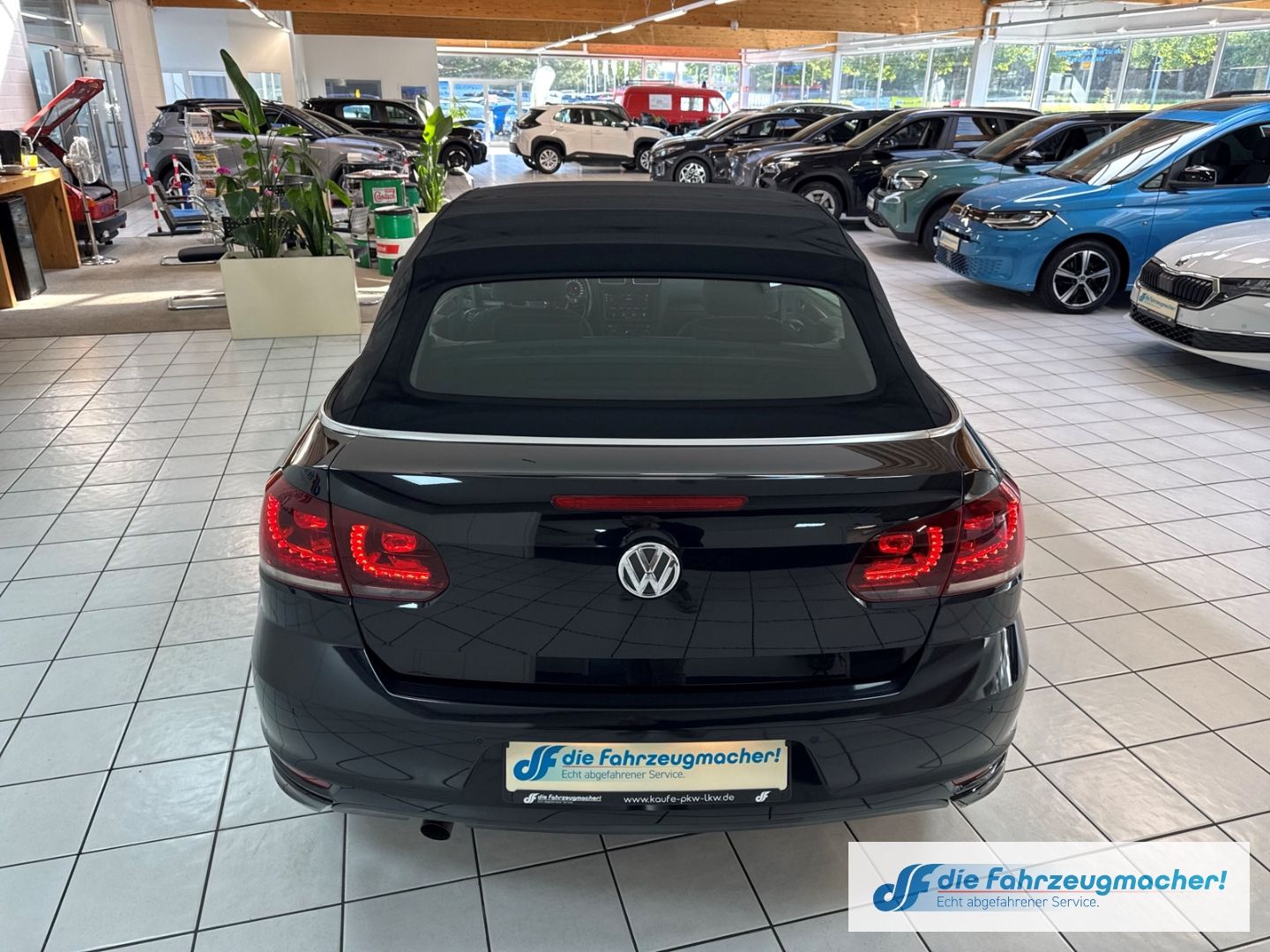 Fahrzeugabbildung Volkswagen Golf VI Cabriolet Lounge BMT Navi Dyn. Kurvenlic