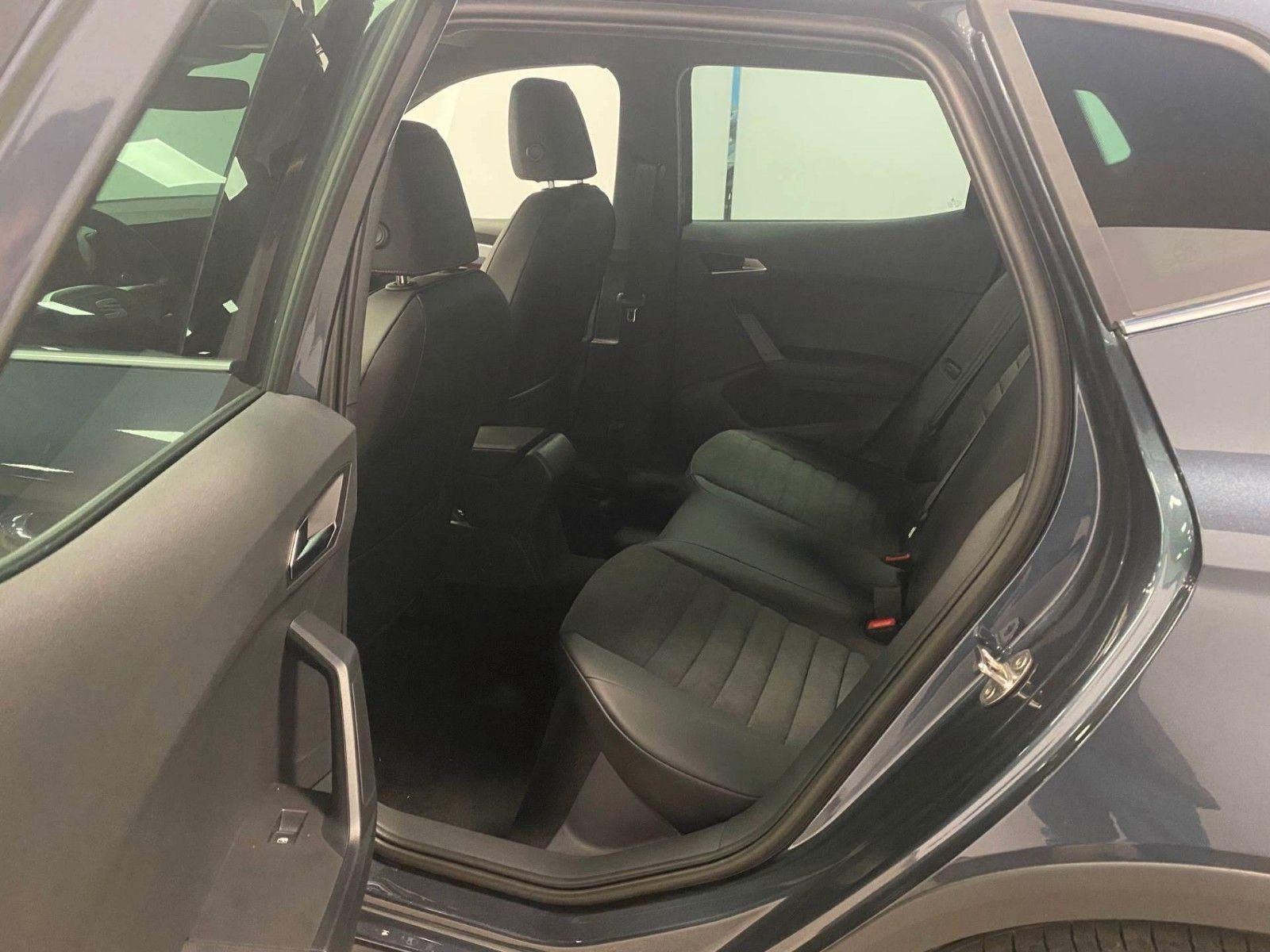 Fahrzeugabbildung SEAT Arona 1.5 TSI FR DSG GARANTIE 5+ACC+AHK+Spurwech