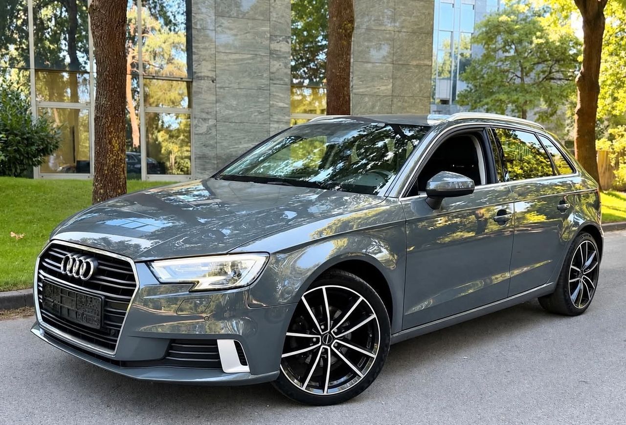 Audi A3 1.6 115 CV Sport VIRTUAL COCKPIT ** IN A