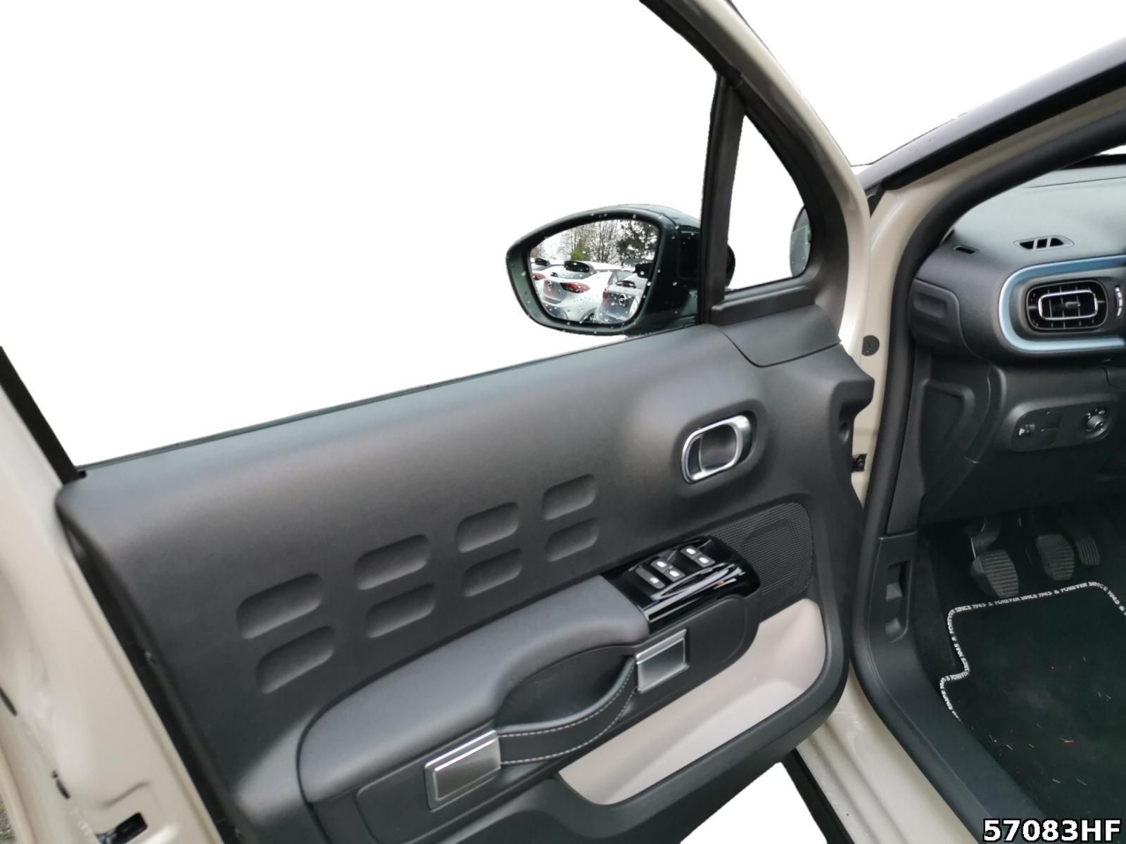 Fahrzeugabbildung Citroën C3 1.2 PureTech 110, Elle