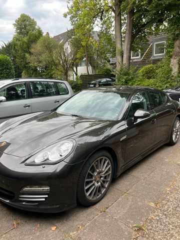 Porsche Panamera 4 nur 66.500 km-  Porsche...