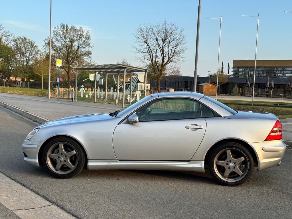 Mercedes-Benz SLK 320