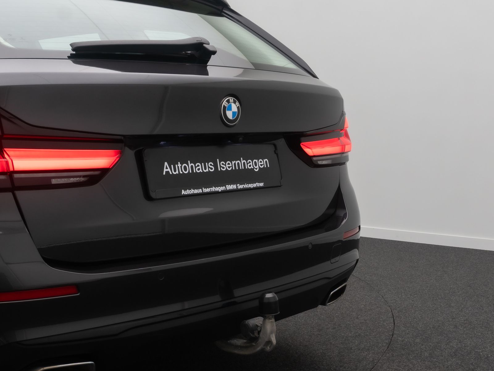 Fahrzeugabbildung BMW 520d xD  Kamera Laser HUD DAB AHK Komfort Alarm