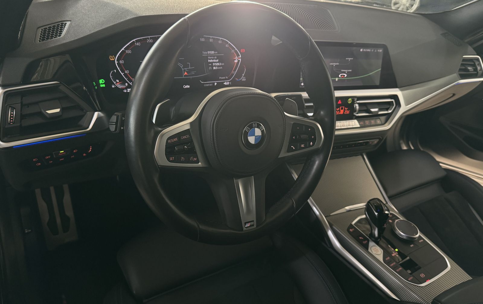 Fahrzeugabbildung BMW 330i xD M Sport Kamera Laser HUD DAB Komfort 19"